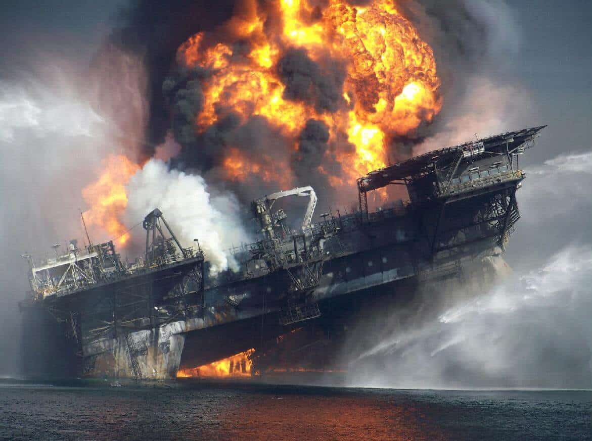 Deepwater Horizon Explosão Caindo